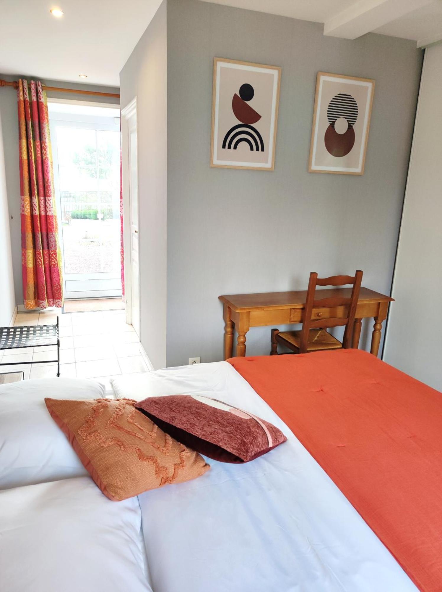 Bed and Breakfast La Minoterie Tessy-sur-Vire Habitación foto