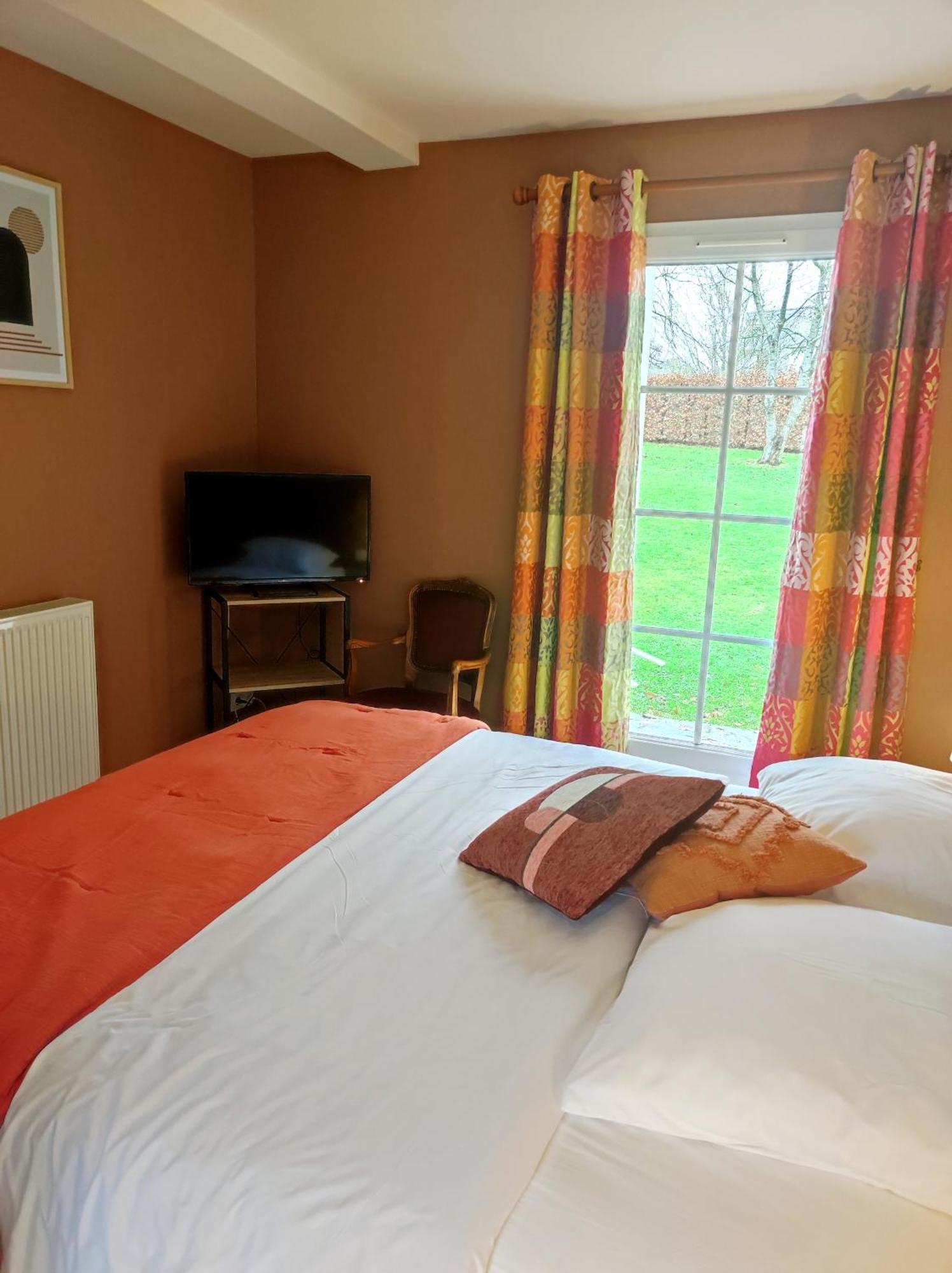 Bed and Breakfast La Minoterie Tessy-sur-Vire Habitación foto