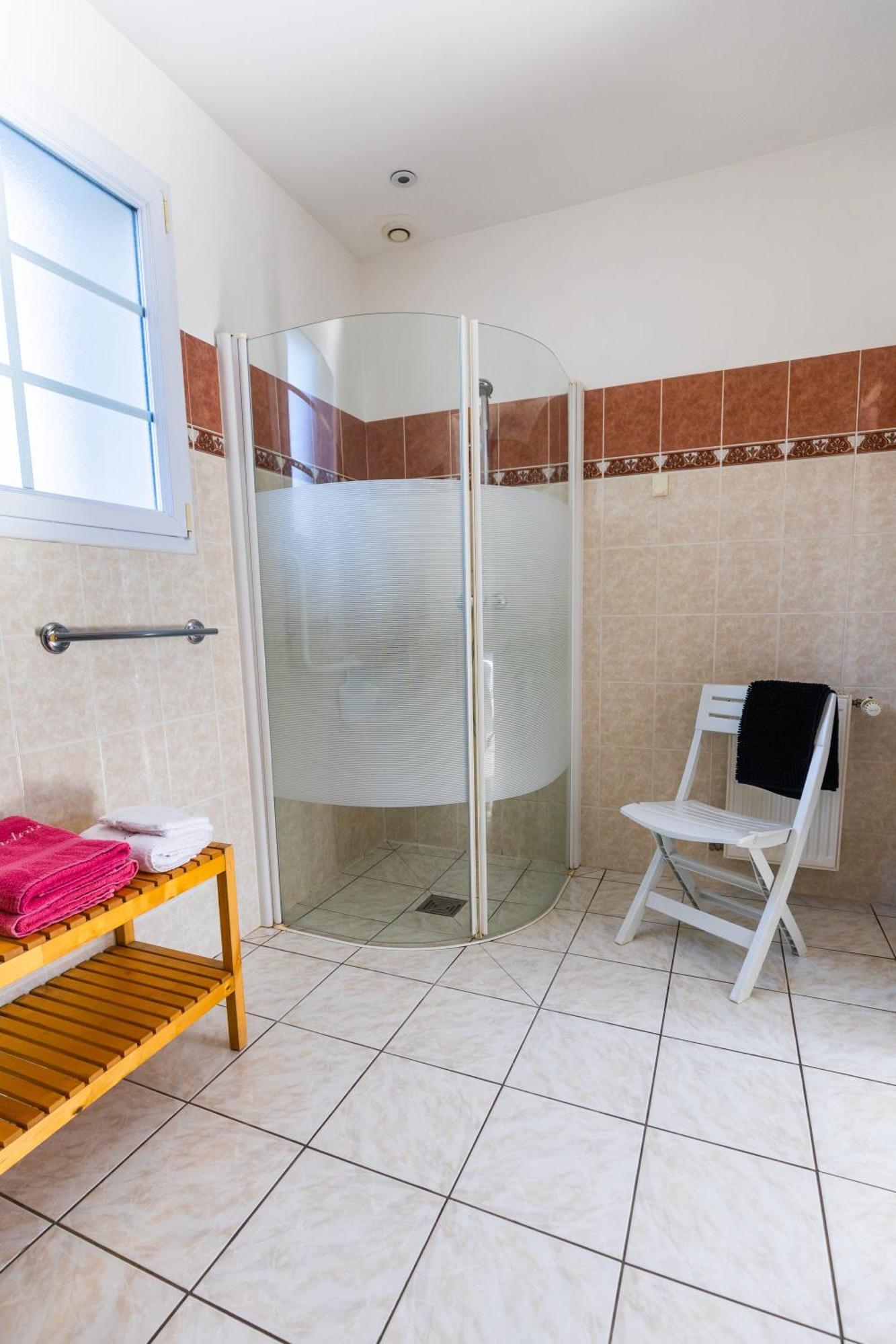 Bed and Breakfast La Minoterie Tessy-sur-Vire Habitación foto
