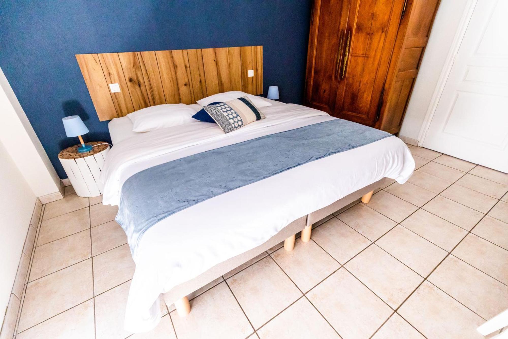 Bed and Breakfast La Minoterie Tessy-sur-Vire Habitación foto