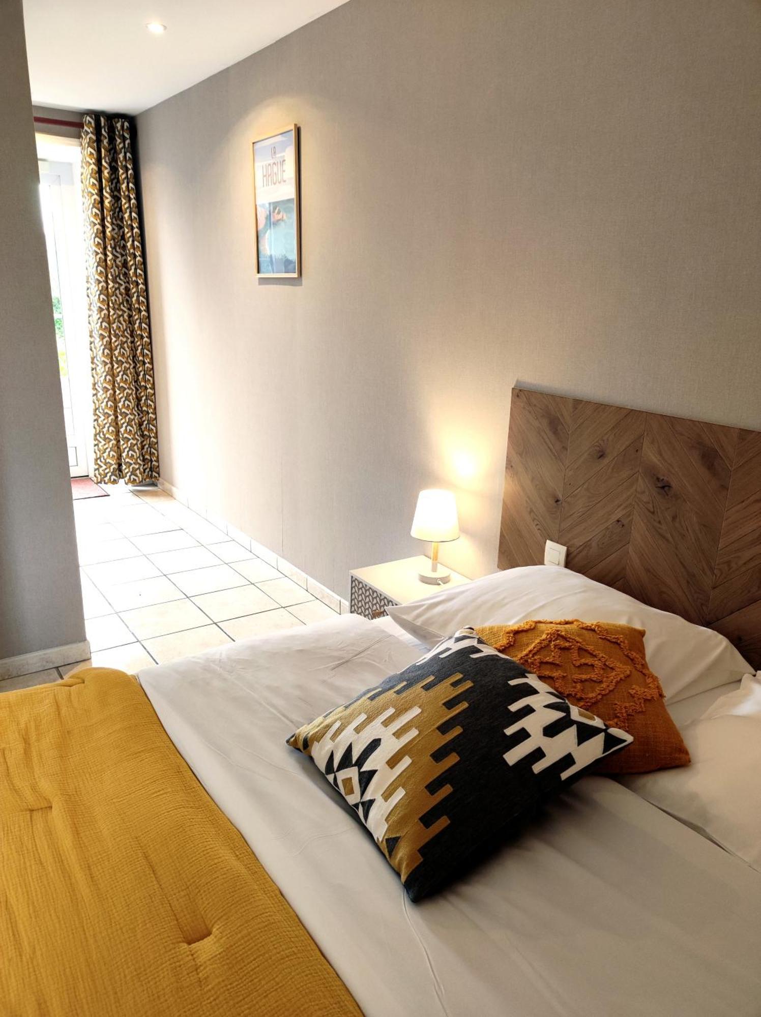 Bed and Breakfast La Minoterie Tessy-sur-Vire Habitación foto