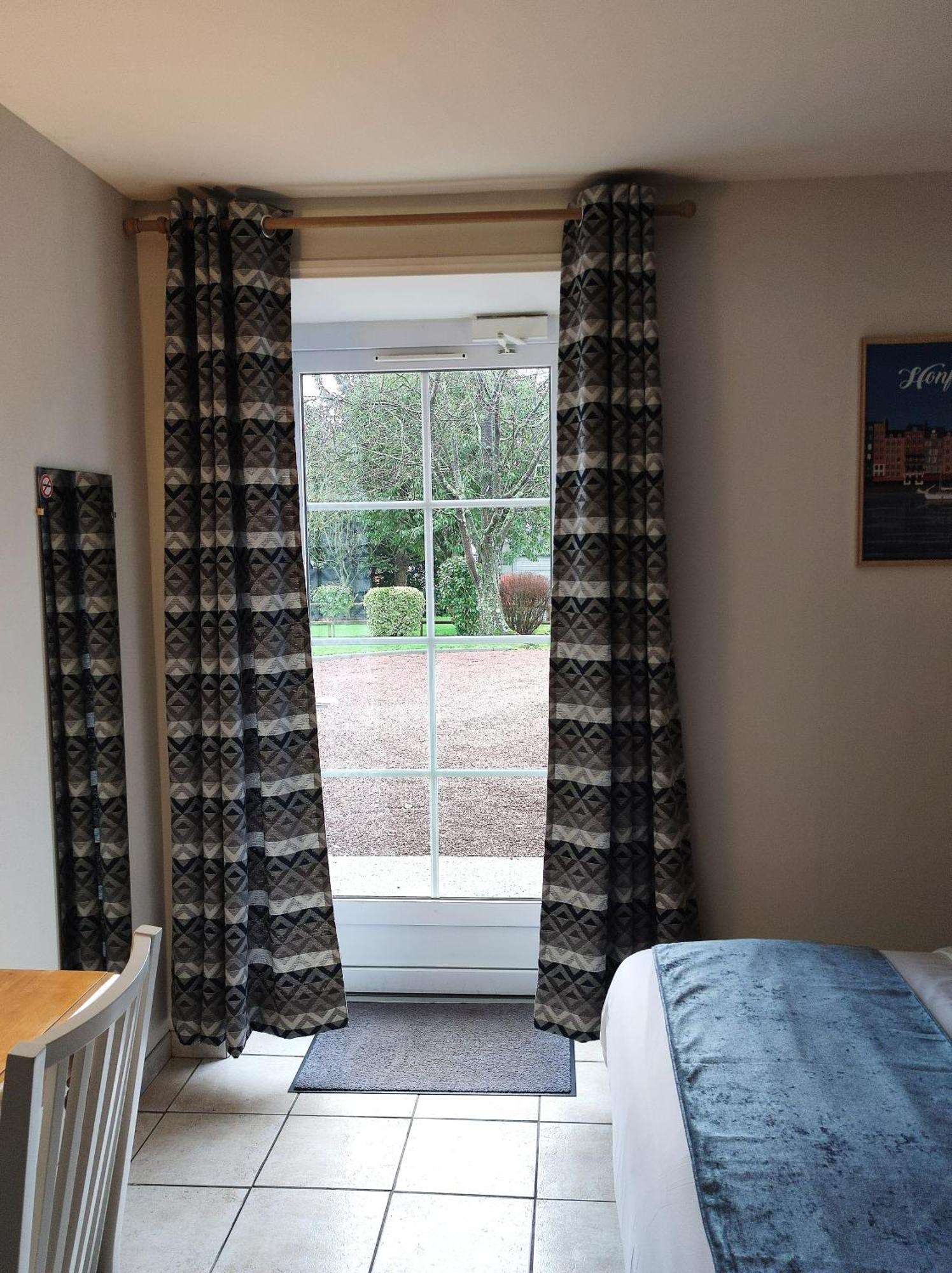 Bed and Breakfast La Minoterie Tessy-sur-Vire Habitación foto